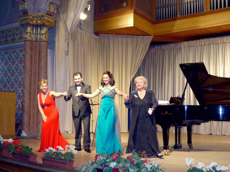 magyar női operaénekesek