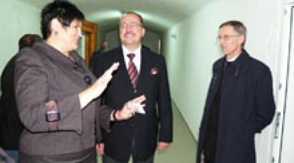 Orosz Ildikó elnök asszony, Németh Zsolt államtitkár és Majnek Antal püspök