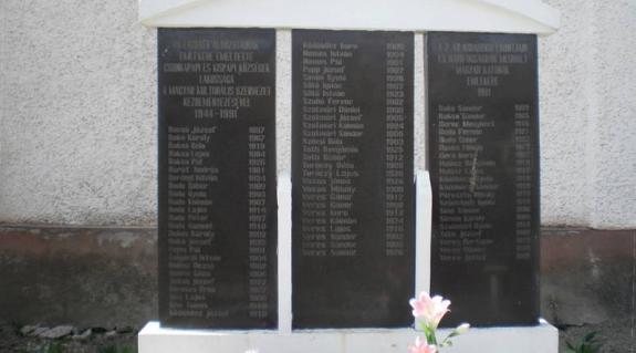 A II. világháborúban elesett katonák és a Gulag áldozatainak emlékműve