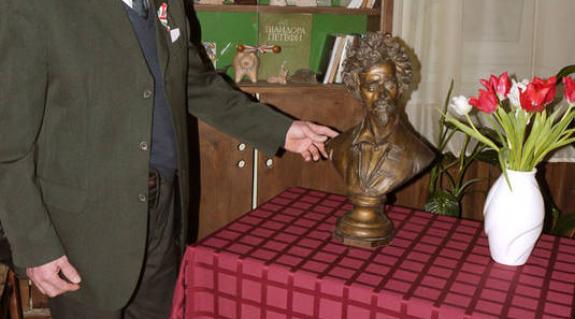 Lieber Ferenc adományozó a Petőfi-szoborral