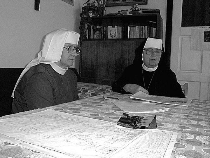 Inicencia házfőnök és Agapita nővér