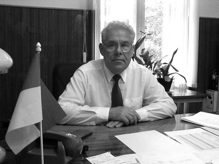 V. Marinec, az UNE prorektora