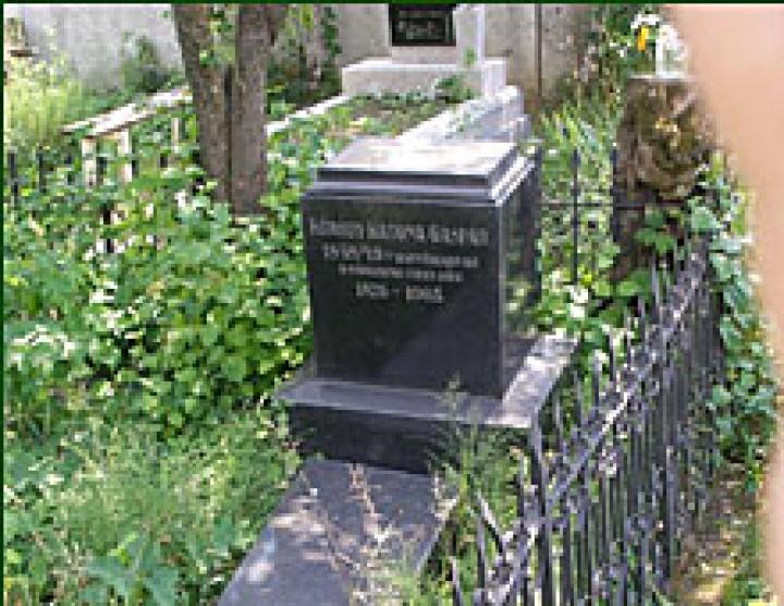 Vandalizmus: a közelmúltban megrongálták Kóródy Katona Gáspár, a '48-as podheringi csata honvéd tüzérének sírját a munkácsi temetőben.