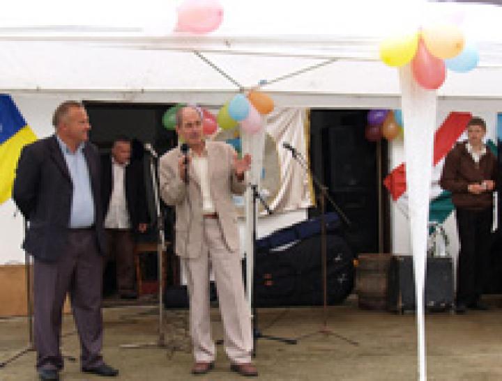 Sápi Sándor polgármester és Milován Sándor, a KMKSZ alelnöke, megyei képviselő megnyitják a rendezvényt
