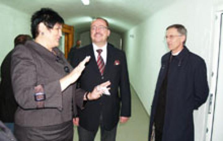 Orosz Ildikó elnök asszony, Németh Zsolt államtitkár és Majnek Antal püspök