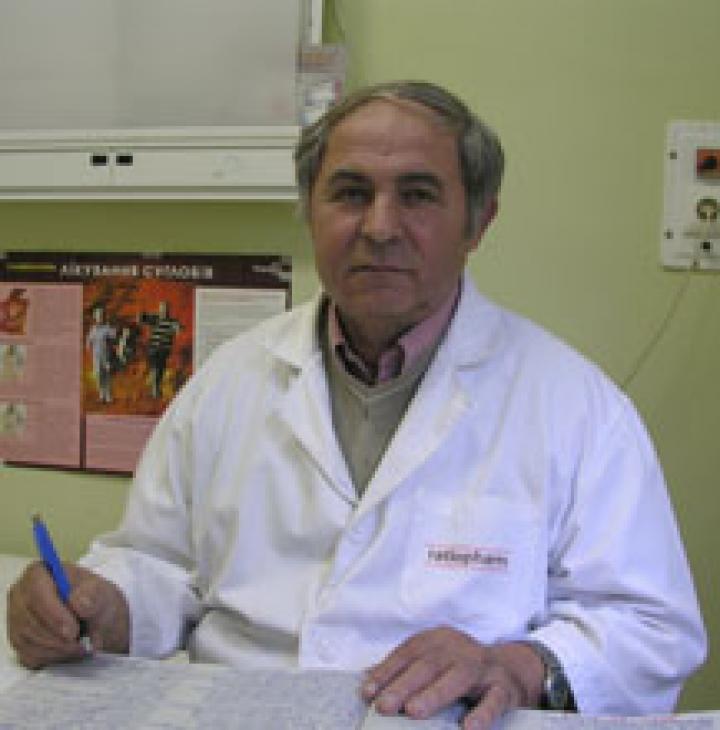 Dr. Majorossy György, a Beregszászi Járási Kórház baleseti sebésze, a "KMKSZ"- UMP beregszászi városi képviselőjelöltje