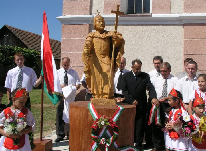 A tiszasalamoni Szent István-szobor