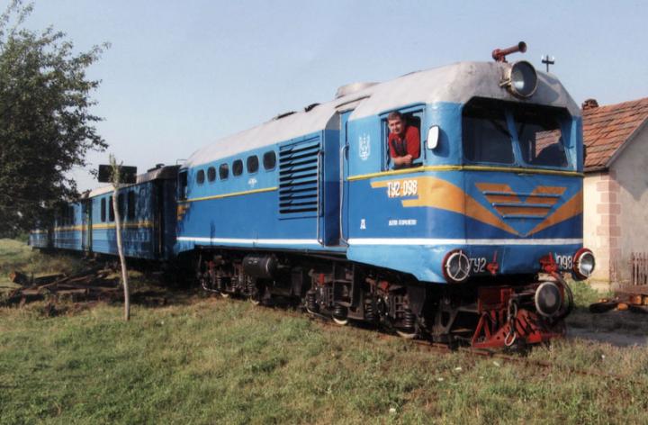 A „kisvonat” a salánki állomáson