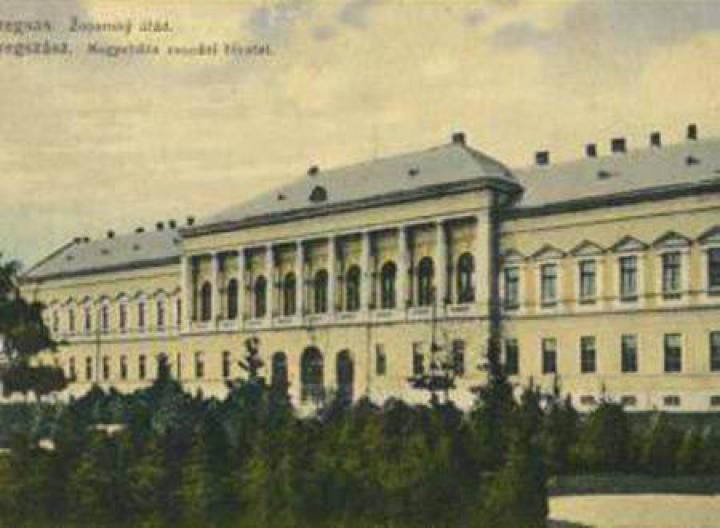 Az egykori beregszászi vármegyeház – archív felvételen