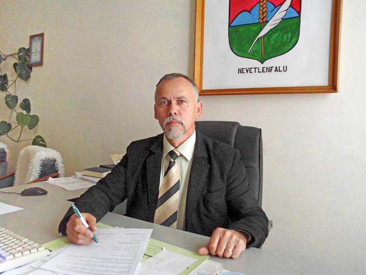 Dr. Oroszi József polgármester
