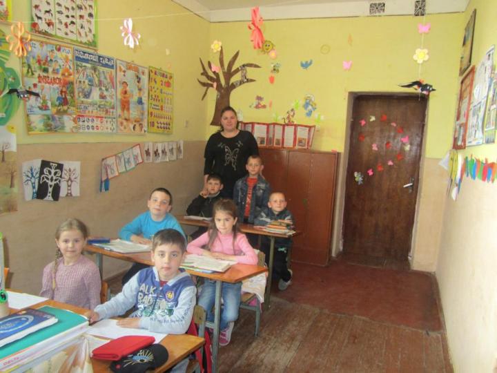 A magyar elsősök és tanítónőjük