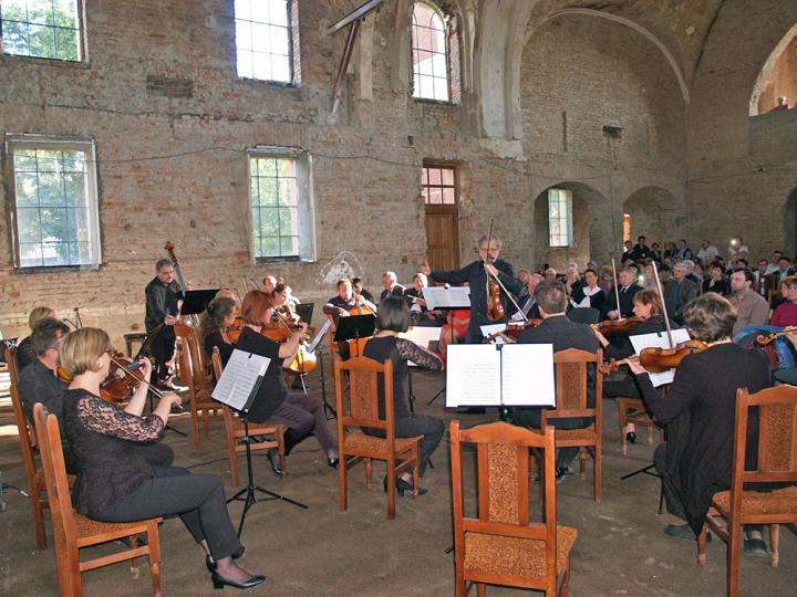 A Mendelssohn Kamarazenekar koncertje a nagyszőlősi zsinagógában